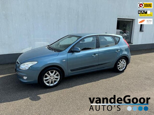 Hyundai I30 1.6i Style, '09, aut., navi, trekhaak, nette en luxe uitvoering !