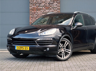 PORSCHE CAYENNE 4.2 D S Aut8 | Luchtvering | Panoramadak | Camera | BOSE | Trekhaak | Stuurwielverwarming | Memory | Leder | Rijstrookwisselassistent | Stoelverwarming V+A | Cruise Control |