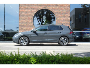 Volkswagen Golf 1.0 eTSI DSG Navigatie, Carplay, Stoel- Stuurverwarming