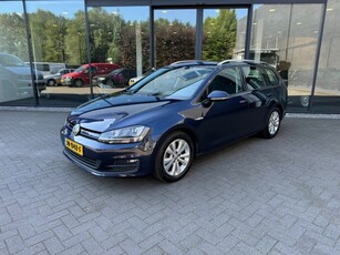 Volkswagen Golf 1.0 TSI Connected Series,Xenon,Clima,Navi/Carplay,Camera,PDC,Tre