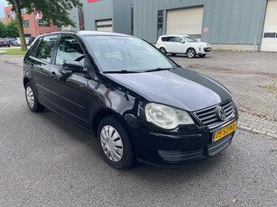 Volkswagen Polo 1.4-16V FSI Optive AIRCO APK