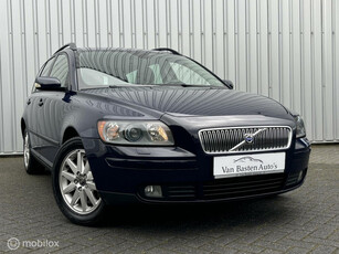 Volvo V50 2.5 T5 Momentum | 220pk | Xenon | Youngtimer | 05 | 6 bak | Volledige historie |