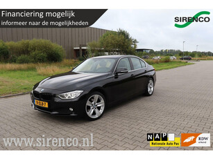 BMW 3-serie 320i Edition Executive leder sportzetels handbak stoelverwarming navigatie bluetooth climate&cruise control