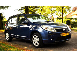 Dacia Sandero 1.2 Lauréate MET AIRCO EN MEER!