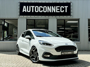 Ford Fiesta 1.5 EcoBoost ST-3. CRUISE, MILLTEK, CLIMA, STOELVERWARMING.