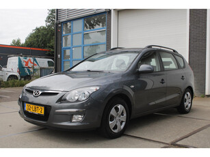 Hyundai I30 CW 1.6i Dynamic / Airco /Elektrische ramen / Parkeersensoren / Trekhaak