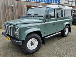 Land Rover Defender 110 2.2 D AUTOMAAT Custom uitv. geelkenteken