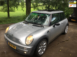 Mini Mini 1.6 Cooper AIRCO ,GROOT ELEKTR SCHUIFDAK , ORG S- COOPER VELGEN , LEDER INTERIEUR, PAAR SCHOONHEIDS FOUTJES , NWE APK