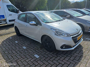 Peugeot 208 1.2 PureTech Blue Lion 5d TREKHAAK+PARELMOER