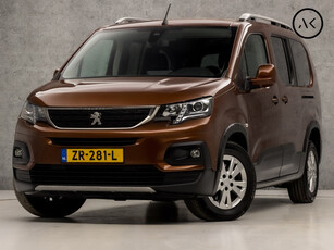 Peugeot Rifter Long 1.2 Puretech Long Allure 7 Persoons (APPLE CARPLAY, NAVIGATIE, 360 CAMERA, SCHUIFDEUREN, GETINT GLAS, STOELVERWARMING, CRUISE, LM VELGEN, XENON, NIEUWSTAAT)