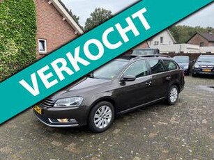 Volkswagen PASSAT Variant 1.6 TDI R-line BlueMotion pano/navi/pd/trekhaak/enz zeer mooi