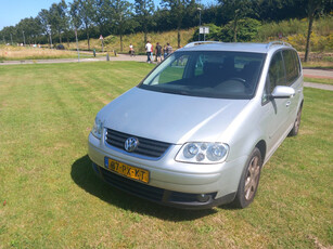 Volkswagen Touran met invaliden aanpasingen op het stuur