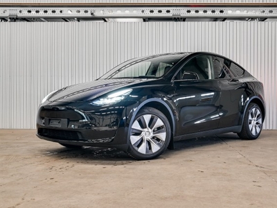 Tesla Model Y LONG RANGE AWD / PANO AUTOPILOT