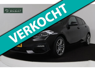 BMW 1-serie 118i Executive Edition Sport Automaat (PANORAMADAK, NAVIGATIE, CRUISE, PDC, NL-AUTO, DEALER ONDERHOUDEN)