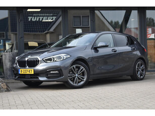 BMW 1-serie 118i Executive Sport Shadow line | APPLE CARPLAY | ANDROID AUTO | PARKEERSENSOREN VOOR EN ACHTER | NAP | NAVIGATIE