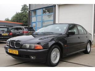 BMW 5-serie 523i Executive / Airco / Stoelverwarming /