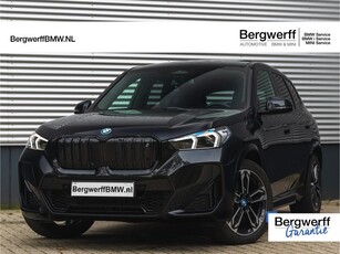 BMW iX1 xDrive30 M-Sport - Pano - Adaptive LED - Harman