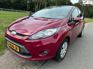 Ford Fiesta 1.25 Limited met airco en parkeersensoren