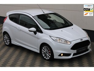 Ford Fiesta 1.6 ST 182PK Navi Camera Cruise Recaro