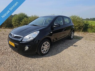 Hyundai i20 1.4i DynamicVersion AIRCO! Nieuwe APK