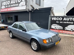 Mercedes-Benz 200-500 (W124) 300 E Automaat Oldtimer