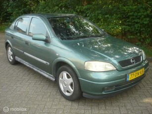 Opel Astra 1.8-16V 116 PK Sport Airco Radiateur beschadigd.