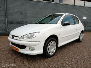 Peugeot 206 1.4 NL Auto/135.000Km Nap/Airco/Apk 09-'25