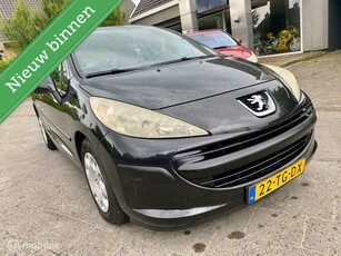 Peugeot 207 1.4-16V XR