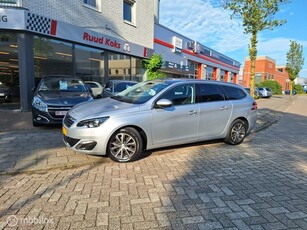 PEUGEOT 308 SW 1.2 PURETECH ALLURE / Panoramadak /