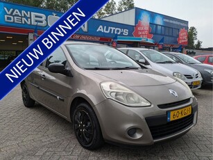 Renault Clio 1.2 Special Line 5 deurs nieuwe APK (bj 2009)