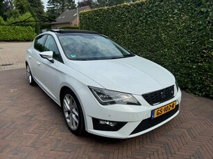 Seat Leon 1.4 EcoTSI FR Connect / Pano / Camera / FR / LED