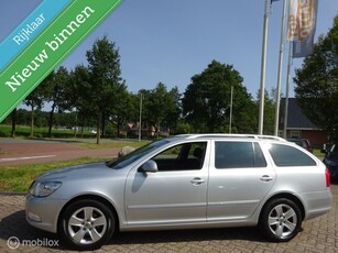 Skoda Octavia Combi 1.2 TSI EleganceNaviXenonClimaCruise