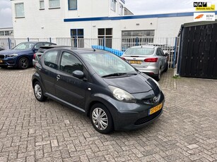 Toyota Aygo 1.0-12V +