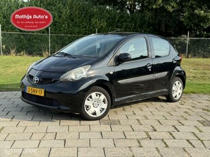 Toyota Aygo 1.0-12V + Airco 5 deurs! Zij schade!