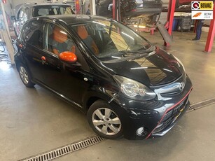 Toyota Aygo 1.0 VVT-i Dynamic Orange