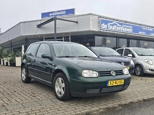 Volkswagen Golf 1.8-5V Highline