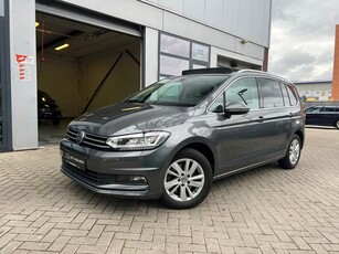 Volkswagen TOURAN 1.5 TSI Highline Business R 7p