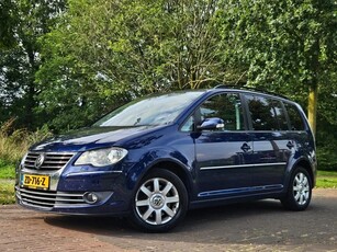 Volkswagen Touran 2.0 TDI Highline (bj 2008, automaat)