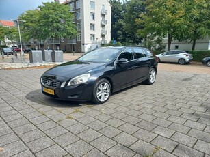 Volvo V60 2.0 D4 Euro 5 120kw R-Design PDC Cruise Trekhaak