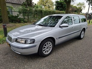 Volvo V70 2.4 Comfort Line Leder Airco Lichtmetalen