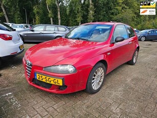 Alfa Romeo 147 1.6 T.Spark (geen apk)