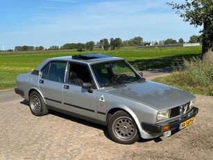 Alfa Romeo Alfetta 2.0 met schuifdak, sublieme ongelaste staat