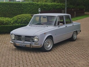 Alfa Romeo Giulia 1300Ti Super 1968 met 2.0 motor