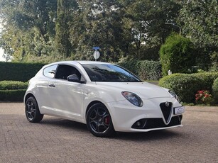 Alfa Romeo MiTo 1.4 T 140pk Super Automaat Navi/Pdc/17