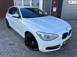 BMW 1-serie 116i Business / Navi / PDC / Cruise / NAP