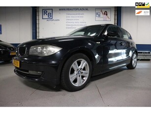 BMW 1-serie 116i NAVI + STOELVERWARMING + DAKJE ! ! !