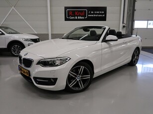 BMW 2-serie Cabrio 220i Sport Leer Sportstoelen Navigatie