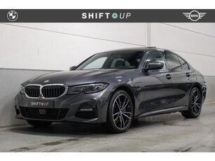 BMW 3-serie 330e xDrive M-Sport Schuifdak Head Up 19