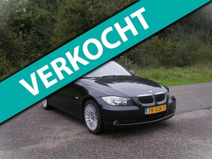 BMW 3-serie Touring 318i Business Line . Navi .