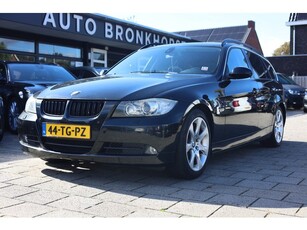 BMW 3 Serie Touring 325i AUTOMAAT LEDER NAVI TREKHAAK